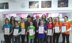 Выставка юных художников «Карасунский округ глазами детей»