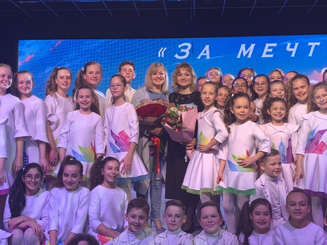 Яркие образы, прекрасно подобранные и поставленные номера, счастливые глаза наших детей надолго останутся в памяти у нас!