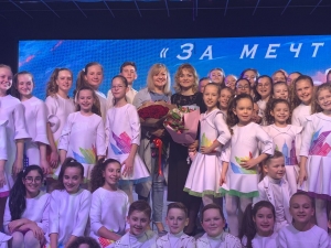 Яркие образы, прекрасно подобранные и поставленные номера, счастливые глаза наших детей надолго останутся в памяти у нас!